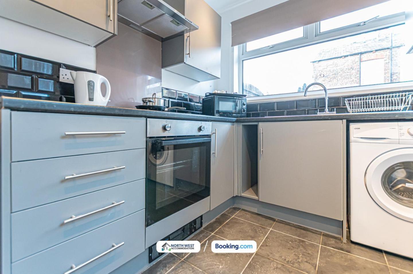 3br House In Manchester, Free Wifi, Parking, Ideal For Contractors * Manchester