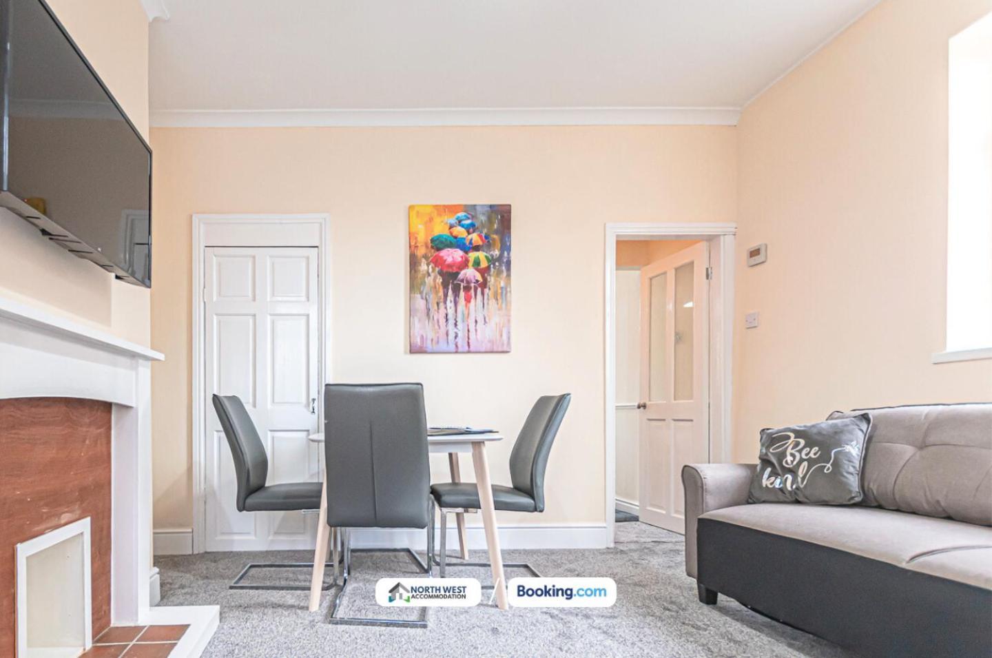Holiday home 3br House In Manchester, Free Wifi, Parking, Ideal For Contractors Manchester
